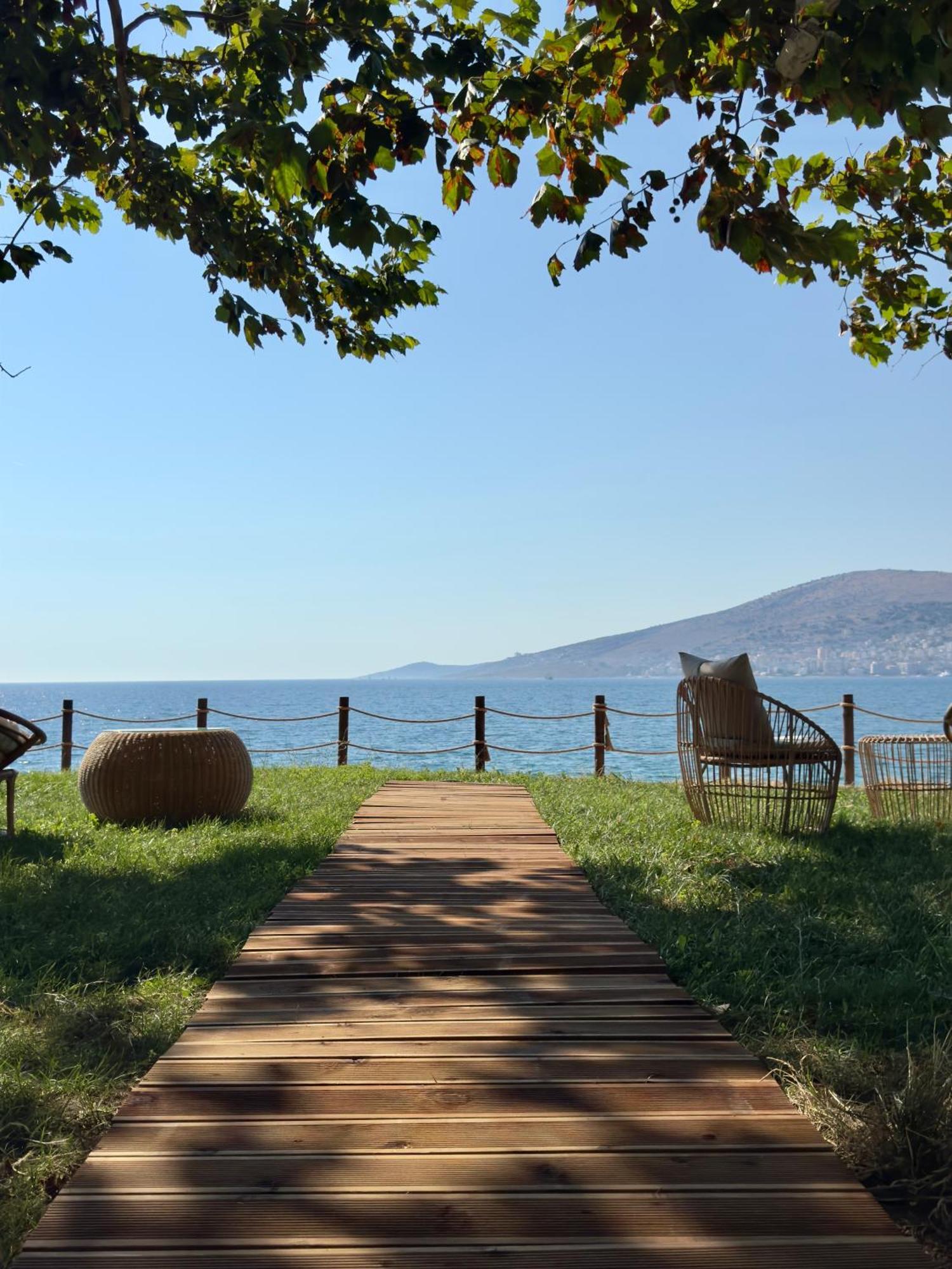 Orb Inn Sarandë Exterior foto